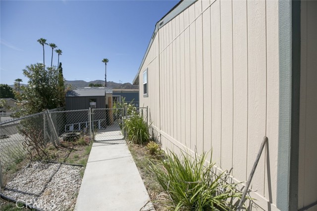 29021 Bouquet Canyon Road, Saugus CA: https://media.crmls.org/medias/68628ada-dbea-4c4a-906e-889b35e8ce05.jpg