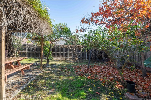 Detail Gallery Image 34 of 40 For 2346 Hayes Ave, Long Beach,  CA 90810 - 4 Beds | 2 Baths