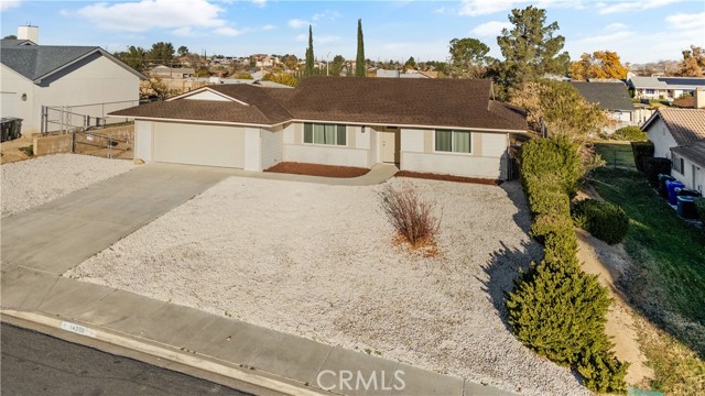 Detail Gallery Image 2 of 30 For 14208 Apple Creek, Victorville,  CA 92395 - 2 Beds | 1 Baths