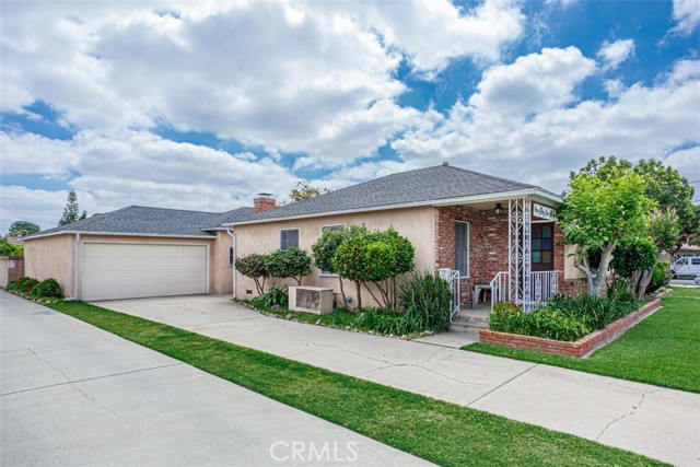 Detail Gallery Image 5 of 31 For 15556 Leahy Ave, Bellflower,  CA 90706 - 3 Beds | 2 Baths