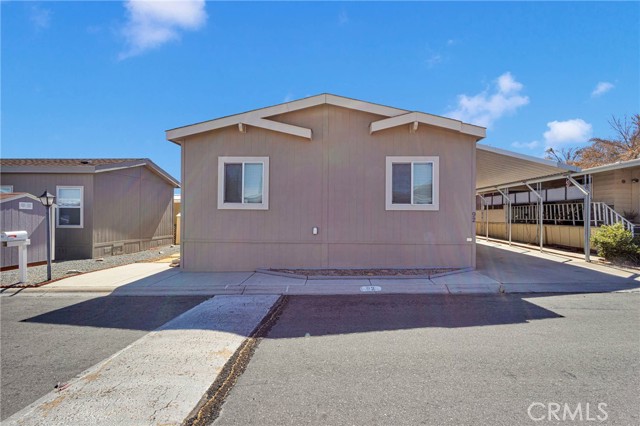 13393 Mariposa Road, Victorville CA: https://media.crmls.org/medias/6864728e-b326-4f80-9b64-7d22e9bda5c6.jpg