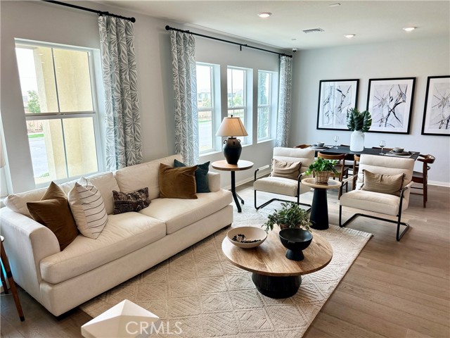 4255 S Hermosa Paseo, Ontario CA: https://media.crmls.org/medias/686481fb-270e-4523-a39a-80f37a9a01fb.jpg