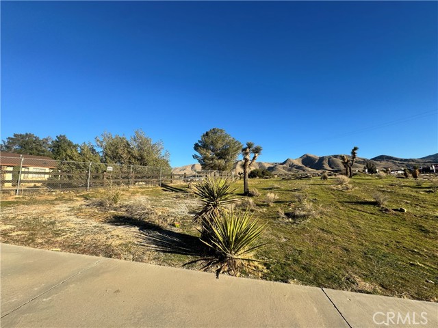 Detail Gallery Image 6 of 58 For 19574 Happy Valley, Apple Valley,  CA 92308 - 4 Beds | 3/1 Baths