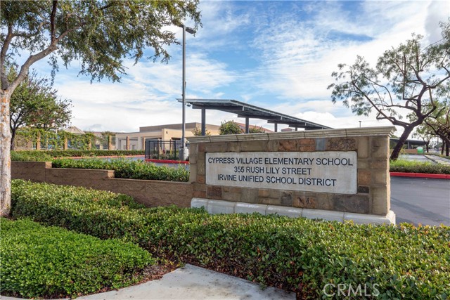 81 Strawberry, Irvine CA: https://media.crmls.org/medias/686552d5-e871-4fa6-b09e-1beca59df31d.jpg