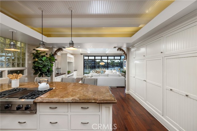 Detail Gallery Image 13 of 41 For 16631 Carousel, Huntington Beach,  CA 92649 - 4 Beds | 4/1 Baths