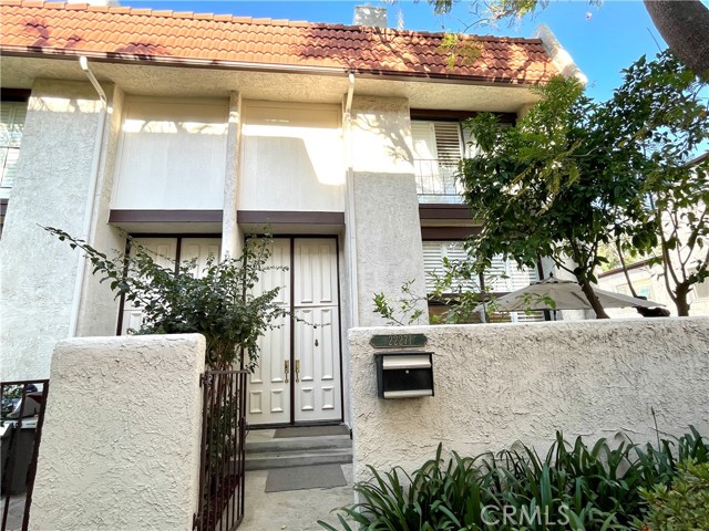 Detail Gallery Image 4 of 24 For 22271 Erwin St, Woodland Hills,  CA 91367 - 3 Beds | 2/1 Baths