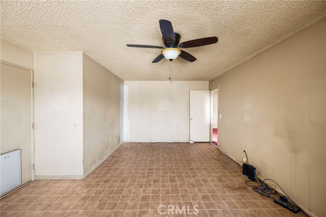 5914 Ocasa Drive, Jurupa Valley CA: https://media.crmls.org/medias/6865baef-d328-48f5-9787-82de550b2caf.jpg