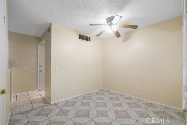 Detail Gallery Image 10 of 23 For 1650 S Campus, Ontario,  CA 91761 - 2 Beds | 2/1 Baths