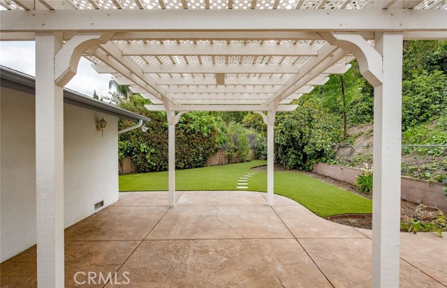 Detail Gallery Image 32 of 37 For 20546 Miranda Pl, Woodland Hills,  CA 91367 - 3 Beds | 2 Baths