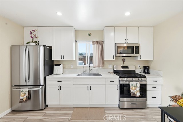 Image 23 of 35 For 4850 Vincent