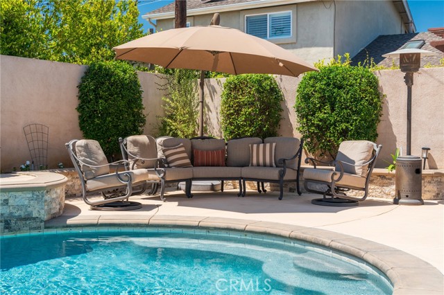 17131 Pinehurst Lane, Huntington Beach CA: https://media.crmls.org/medias/6866df70-0bf2-4f8b-89d2-a6824219e7ed.jpg