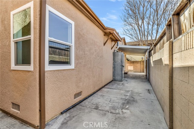 17105 Woodruff Avenue, Bellflower CA: https://media.crmls.org/medias/6866f211-eb81-4feb-8fb5-449d8cb8f91b.jpg