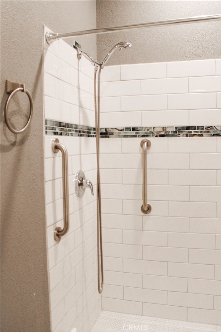 https://media.crmls.org/medias/6867464d-50df-4065-9017-d6b417493004.jpg?preset=X-Large