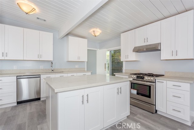 1747 N Shaffer N Street, Orange CA: https://media.crmls.org/medias/68681a7b-7300-43e7-a309-b7974a4afa42.jpg