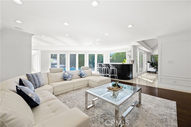 Detail Gallery Image 8 of 64 For 16221 Elisa Pl, Encino,  CA 91436 - 5 Beds | 5/1 Baths