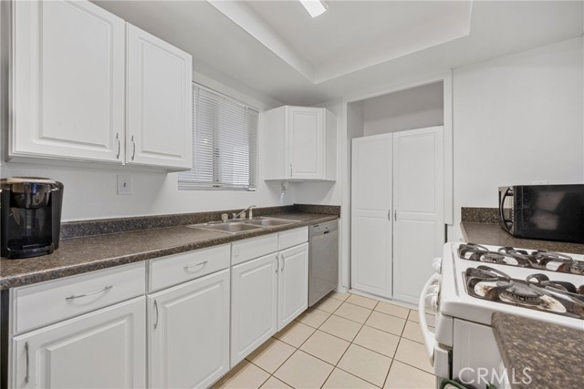 7511 Buckeye Street, Highland CA: https://media.crmls.org/medias/68684482-4997-4d3d-867d-0cf7641ccf50.jpg