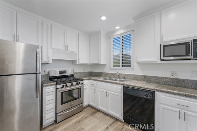 Detail Gallery Image 1 of 27 For 506 Palm Ave, Coronado,  CA 92118 - 2 Beds | 1 Baths