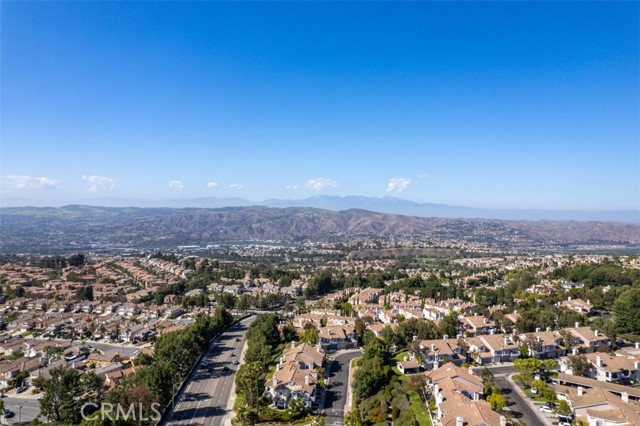 8025 E Sandstone Drive, Anaheim Hills CA: https://media.crmls.org/medias/686a0a9a-eaf9-4192-8ce4-28b16b007c14.jpg