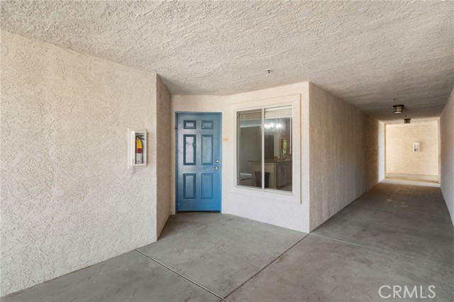 Detail Gallery Image 7 of 40 For 2040 Las Colinas Cir #202,  Corona,  CA 92879 - 2 Beds | 2 Baths