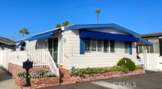 Detail Gallery Image 1 of 38 For 238 Plymouth Ave, Newport Beach,  CA 92660 - 3 Beds | 2 Baths