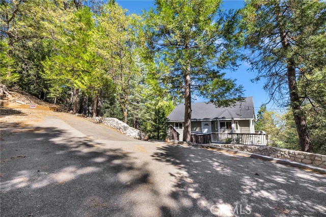 Detail Gallery Image 2 of 30 For 28679 Shenandoah Dr, Lake Arrowhead,  CA 92352 - 3 Beds | 2 Baths