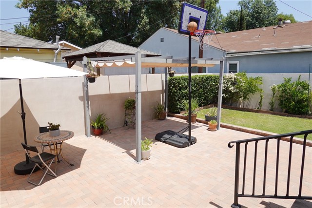 430 Sonora Avenue, Glendale CA: https://media.crmls.org/medias/686de518-561a-4640-8442-97a805fcf06a.jpg