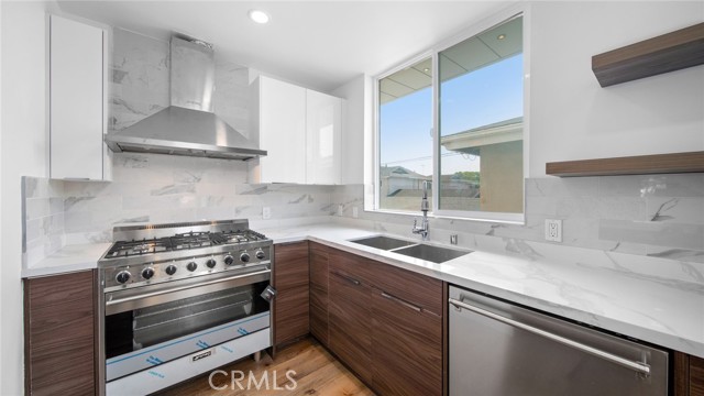 2306 Aviation Boulevard, Redondo Beach, California 90278, 4 Bedrooms Bedrooms, ,5 BathroomsBathrooms,Residential,Sold,Aviation,PV21199795