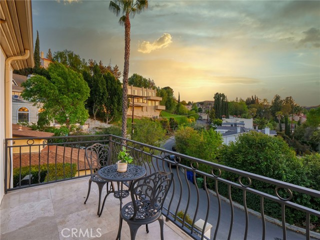 Detail Gallery Image 3 of 60 For 4862 Galendo St, Woodland Hills,  CA 91364 - 6 Beds | 6 Baths