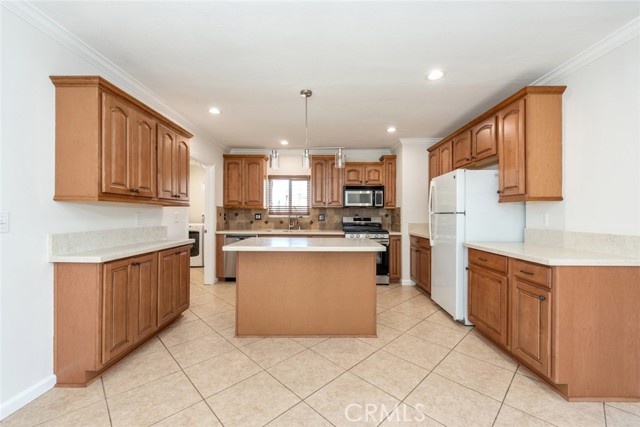 2645 E Walnut Avenue, Orange CA: https://media.crmls.org/medias/686f257e-6da0-4fa6-9051-06d6ea295c53.jpg