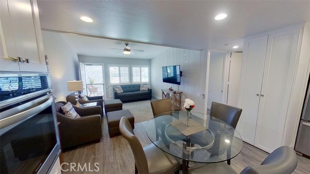 Detail Gallery Image 12 of 21 For 13721 Alderwood Lane #28 E M3,  Seal Beach,  CA 90740 - 1 Beds | 1 Baths