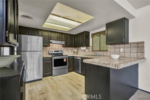 7846 Alston Way, Lucerne CA: https://media.crmls.org/medias/687067c4-1adb-418b-85d1-19c937cbdfbe.jpg