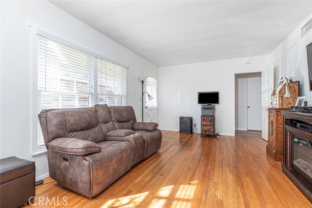 8213 Grove Street photo 8