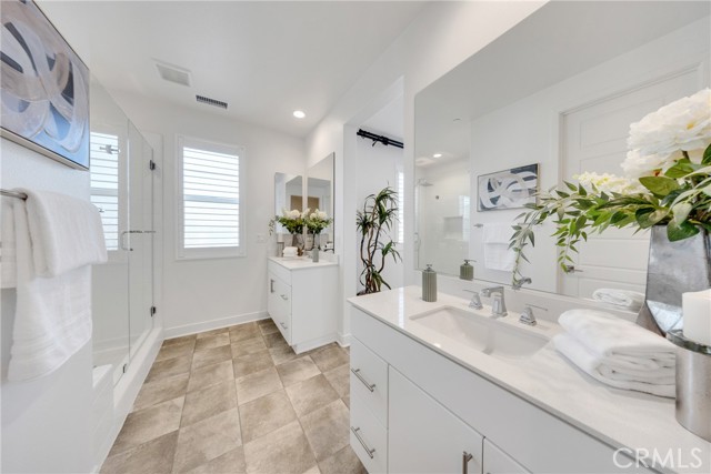 251 Tank, Irvine CA: https://media.crmls.org/medias/6870c103-4d0e-407c-bbcd-c3bd31f6b255.jpg