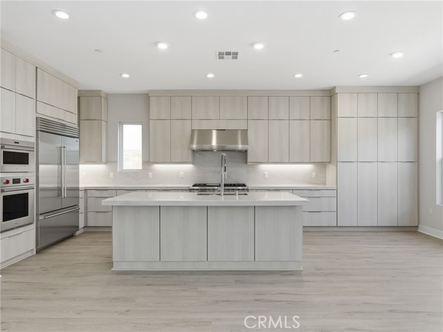 Detail Gallery Image 7 of 33 For 140 Creation, Irvine,  CA 92618 - 5 Beds | 5 Baths