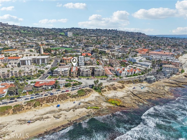 357 Coast S Boulevard, La Jolla CA: https://media.crmls.org/medias/6870fe7d-3141-4ec6-ab72-cdc10952578e.jpg