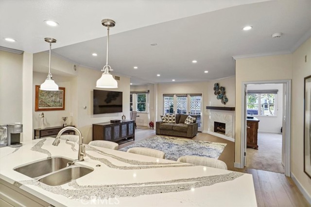 4401 Moorpark Way, 101 photo 5