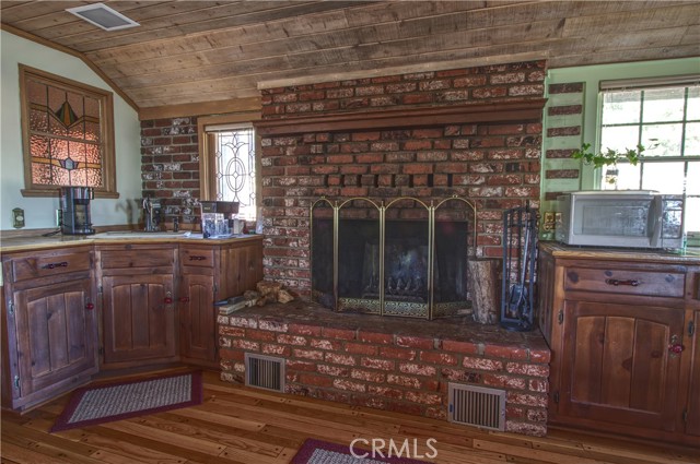 Detail Gallery Image 9 of 28 For 26840 Medicine Bow Ct, Tehachapi,  CA 93561 - 3 Beds | 3 Baths