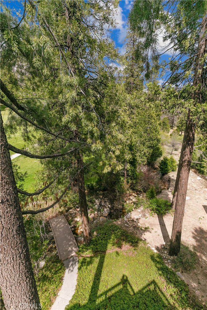 https://media.crmls.org/medias/68718f5c-1a9e-4223-9792-a2e1d6aa979f.jpg?preset=X-Large