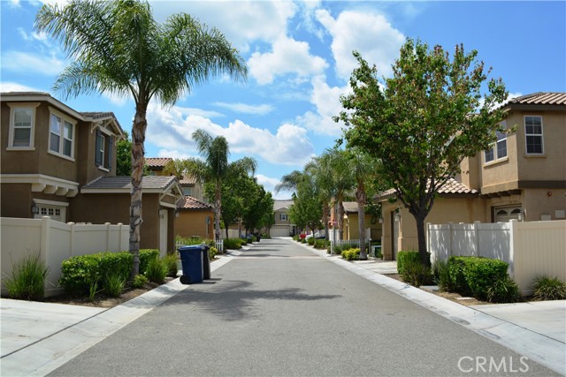 11159 FLORENCE Lane, Loma Linda CA: https://media.crmls.org/medias/6871c79b-61a9-442e-ada3-e098502fec11.jpg