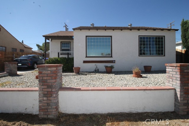 Detail Gallery Image 3 of 23 For 108 W Grandview Dr, Barstow,  CA 92311 - 2 Beds | 2 Baths