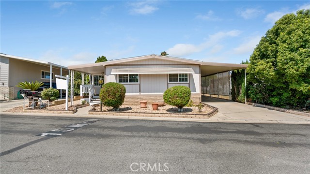 1422 Rainbrook Way, Corona CA: https://media.crmls.org/medias/687234b1-4b51-4b1d-a5bd-b159254e4b26.jpg