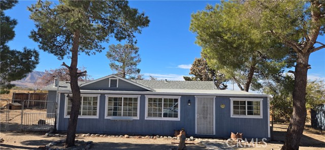 Detail Gallery Image 1 of 36 For 9666 Baker Rd, Lucerne Valley,  CA 92356 - 4 Beds | 1 Baths