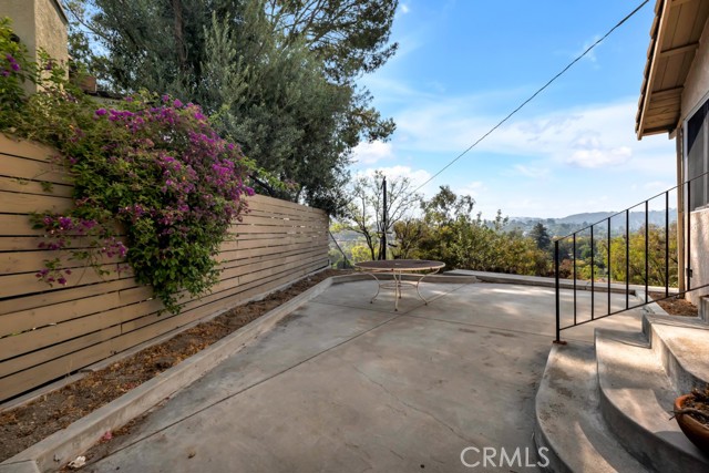 22210 Miston Drive, Woodland Hills CA: https://media.crmls.org/medias/687366f2-d56e-4301-9c0a-362ef8698fd2.jpg