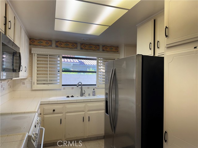 Detail Gallery Image 8 of 22 For 3065 via Serena a,  Laguna Woods,  CA 92637 - 2 Beds | 2 Baths