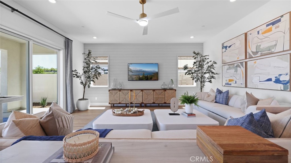 MLS #OC25272493 image #9