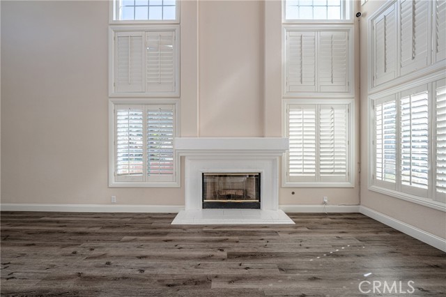 Detail Gallery Image 9 of 38 For 429 Somerset Cir, Corona,  CA 92879 - 4 Beds | 3 Baths