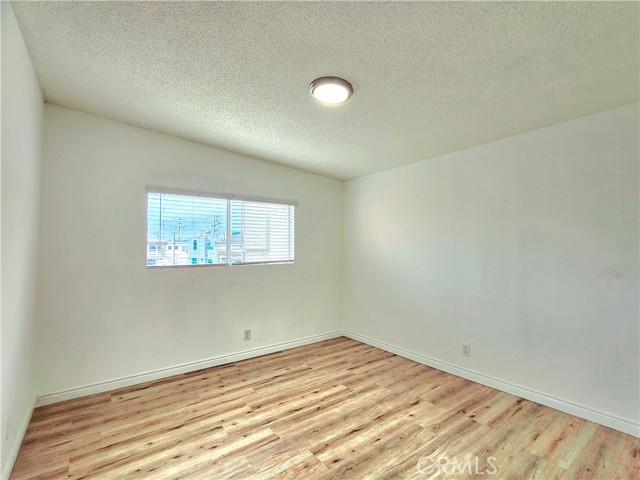 Detail Gallery Image 7 of 17 For 326 10th Place, Manhattan Beach,  CA 90266 - 3 Beds | 2 Baths