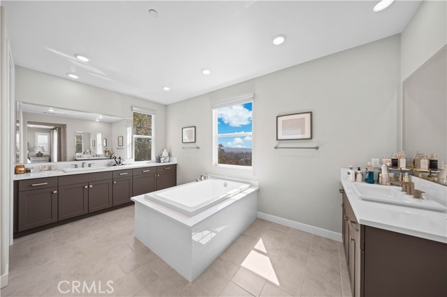 Detail Gallery Image 28 of 55 For 539 Serrano Summit Dr, Lake Forest,  CA 92630 - 4 Beds | 3 Baths