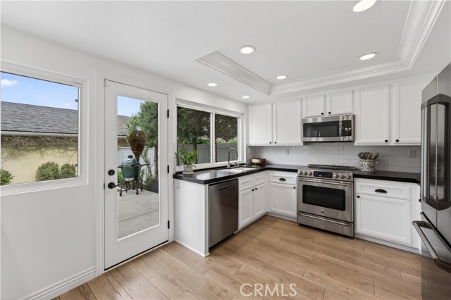 Detail Gallery Image 13 of 72 For 7 E Yale Loop, Irvine,  CA 92604 - 3 Beds | 2 Baths