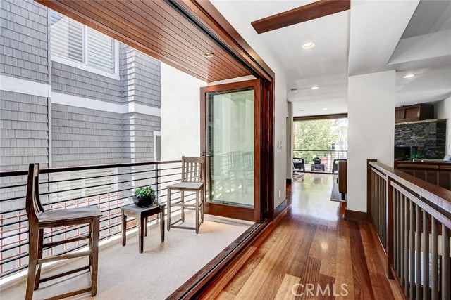 Detail Gallery Image 10 of 44 For 436 32nd St., Manhattan Beach,  CA 90266 - 4 Beds | 4 Baths